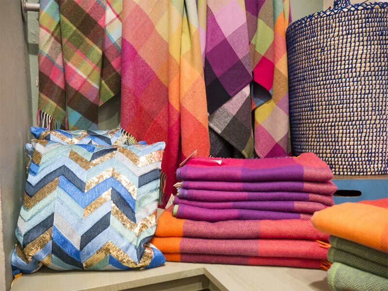 avoca-colourful-throws